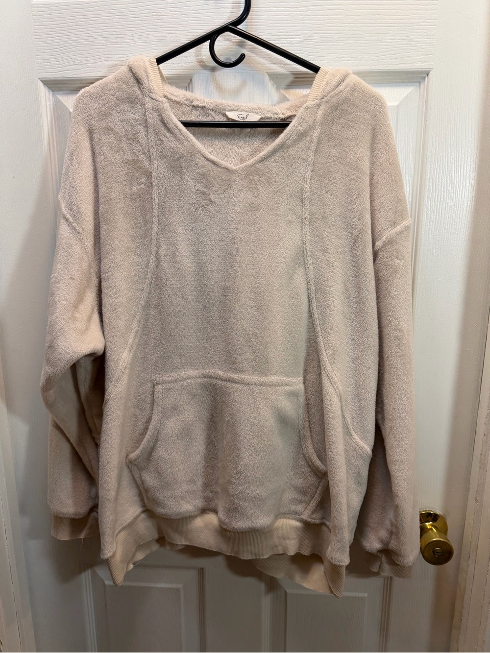 easel Plush Hooded Pullover in Light Taupe